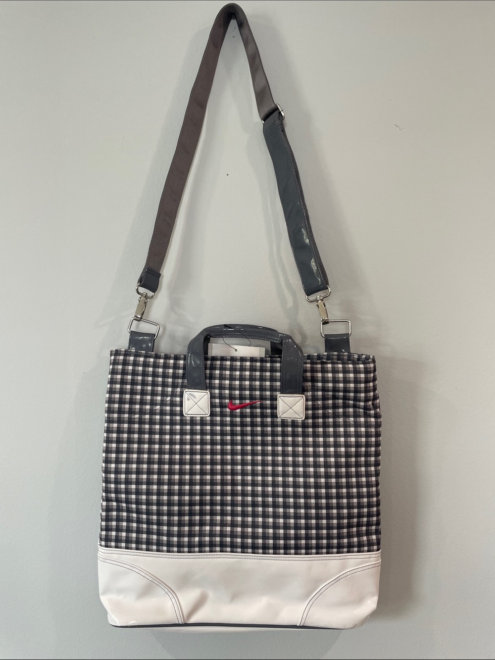 Nike Brassie Shoulder Bag Grey & White Gingham Golf Tote